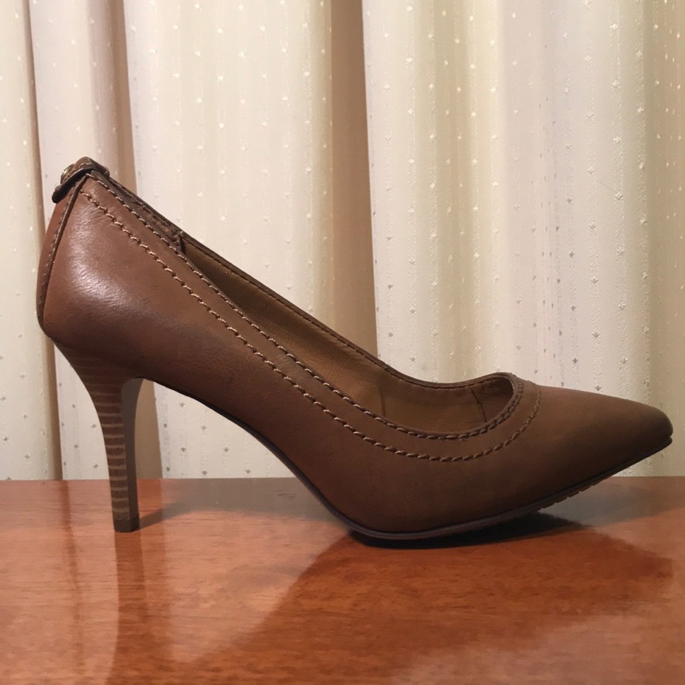 NWOT Womens Calvin Klein heels